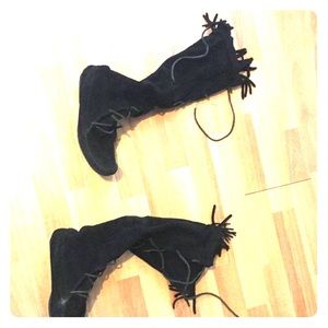 Women size 8 black lace up fringe Minnetonka boots